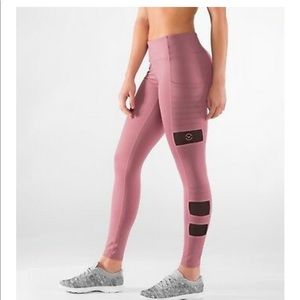 Virus Performance Compression Legging